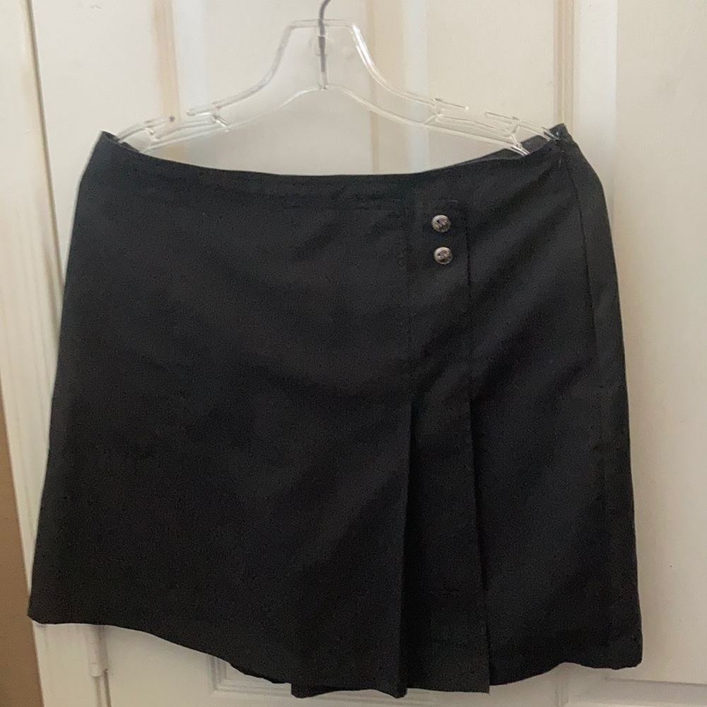 FINAL MARKDOWN Ladies iZod skort 8